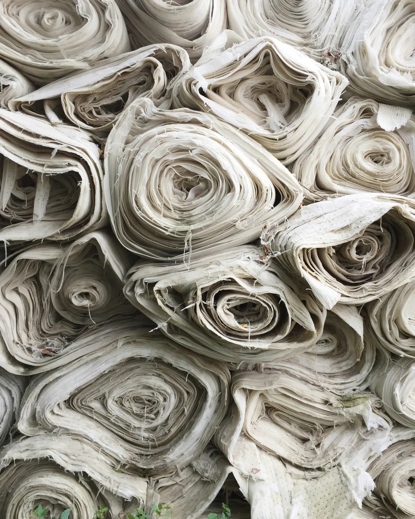 Fabric Sourcing for Apparel Brands: GSM, Handfeel, MOQ and Risk guide reference